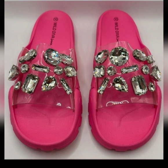 NIB! Wide Diva Lounge Hot Pink Sandals With Gorgeous Clear Stones On Top Size 10 - Picture 2 of 4